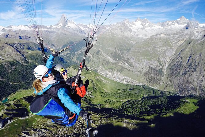 20 to 25 Minute Tandem Paragliding in Zermatt and Matterhorn View - What the guides add to the experience
