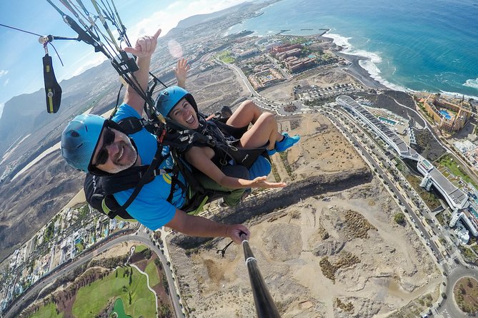 Acro Paragliding Adventure in Costa Adeje with FREE Pickup !! - The pilots and the human side of the outing
