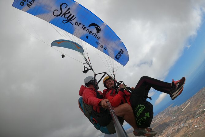 Acrobatic Paragliding Flight with Spanish Champion in Tenerife - A possible beach landing