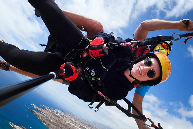 Acrobatic Paragliding Flight with Spanish Champion in Tenerife - Who will enjoy this most