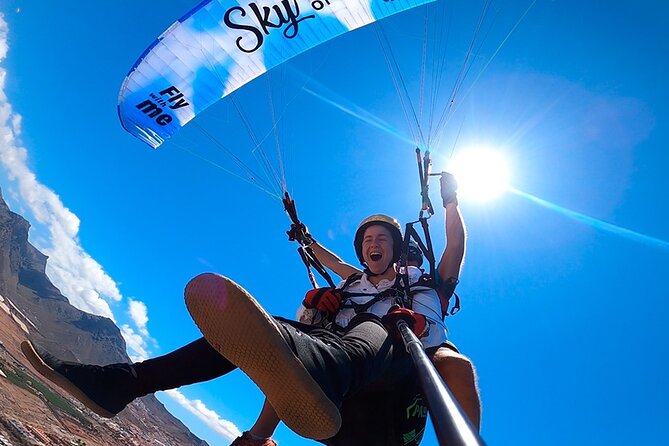 Acrobatic Paragliding Flight with Spanish Champion in Tenerife - The briefing before takeoff