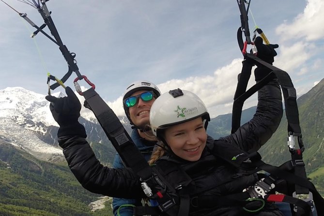 Acrobatic Paragliding Tandem Flight over Chamonix - Why this Chamonix flight is different