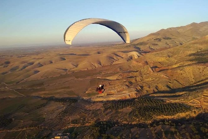Agafay Desert Paragliding DUO Experience from Marrakech - Walking to the launch point