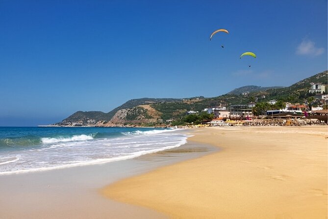 Alanya Paragliding Experience By Local Expert Pilots W/ Transfer - What the landing and media option are like