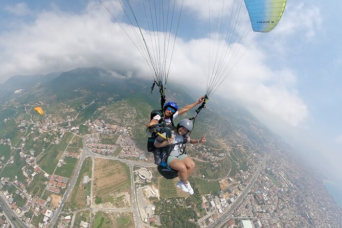Alanya Paragliding With Experienced Pilot's - The flight over Cleopatra Beach and Alanya Castle