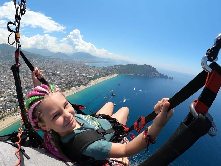 Alanya: Tandem Paragliding Flight to Cleopatra Beach - From Alanya streets to the Taurus Mountains