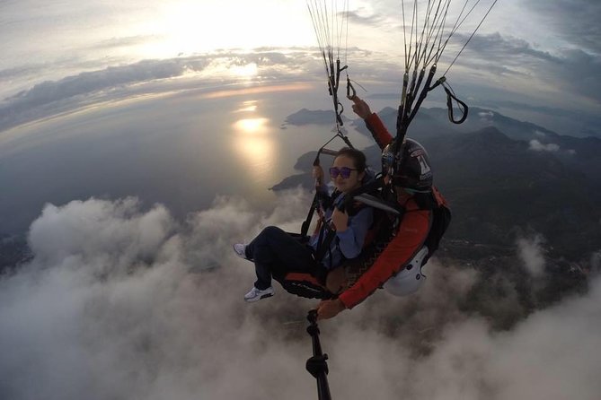 Atmos Paragliding-Oludeniz, Fethiye, Turkey - Meeting at Loud 9 and heading uphill