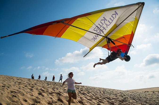 Beginner Hang Gliding Lesson - Heat, wind, and sand can change the day