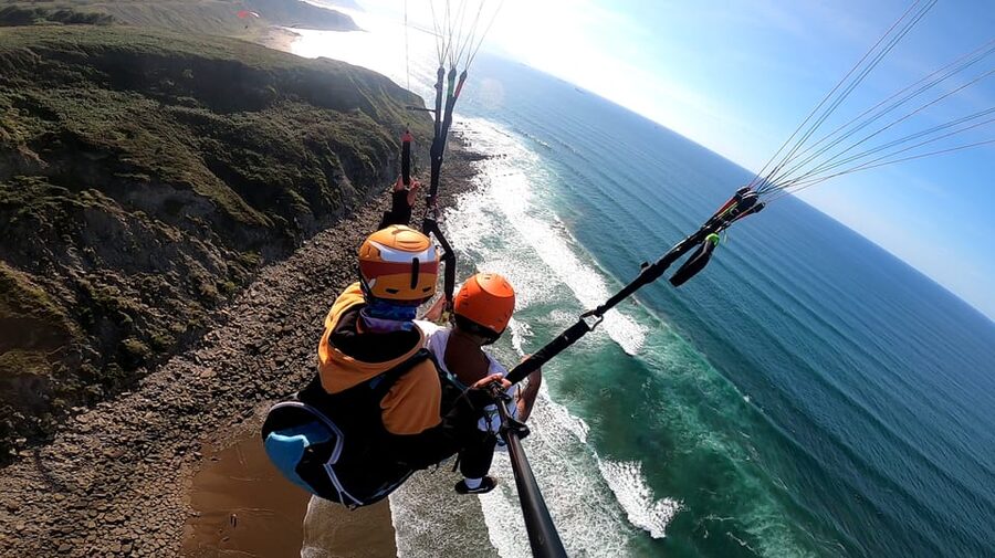 Bilbao: Vuelo en Parapente en la costa de Sopelana y Getxo - Timing, weather, and practical planning