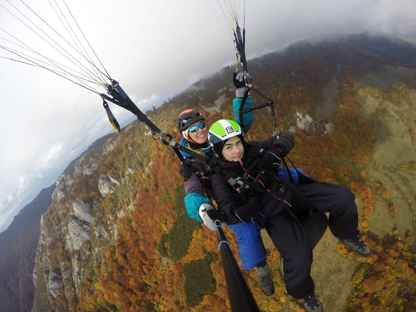 Brasov (:) Tandem Paragliding Experience - Preparing the wing and getting ready