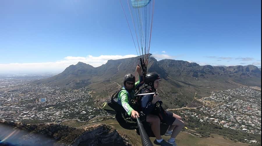 Cape Town: Tandem Paragliding with views of Table Mountain - Signal Hill launch: the classic Cape Town view