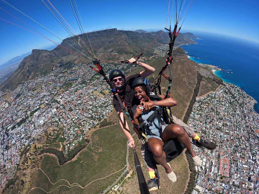 Cape Town: Tandem Paragliding with views of Table Mountain - Who should book this experience