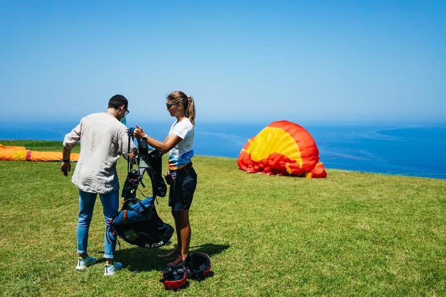 Cefalù: Tandem Paragliding Flight and GoPro13 Video - From central Cefalù to the launch point