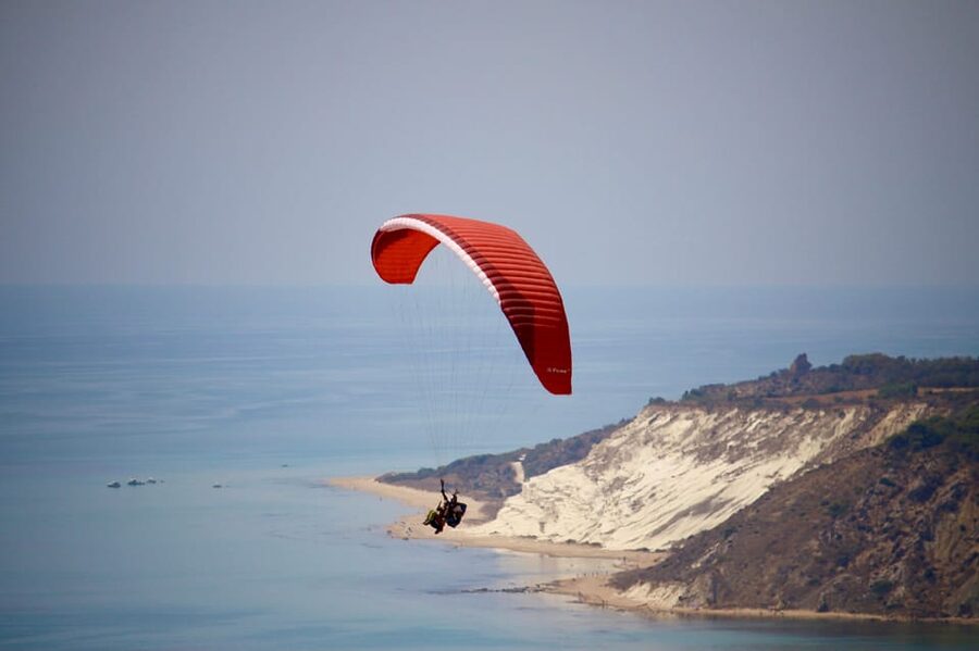 Cefalù: tandem paragliding flight and insta360 video - The pilots and the private-group setup