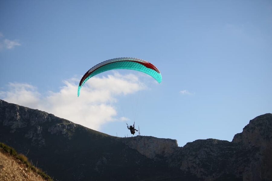 Cefalù: tandem paragliding flight and insta360 video - Who will enjoy this most?