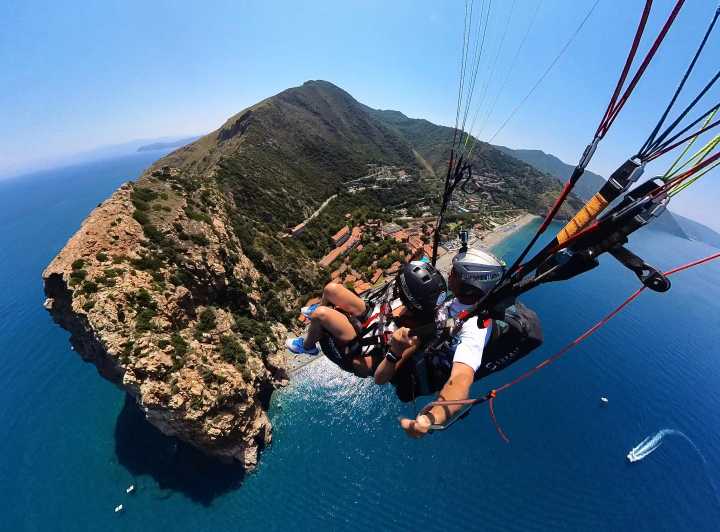Cefalù: tandem paragliding flight and insta360 video - Your briefing comes before the excitement