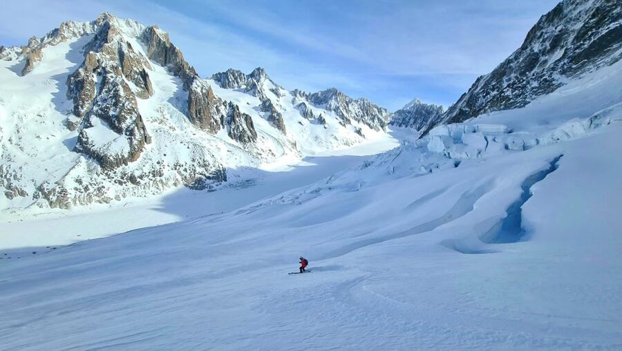 Chamonix: Tandem Paragliding Flight with Mont-Blanc Views - Choosing between a gentle glide and aerial tricks