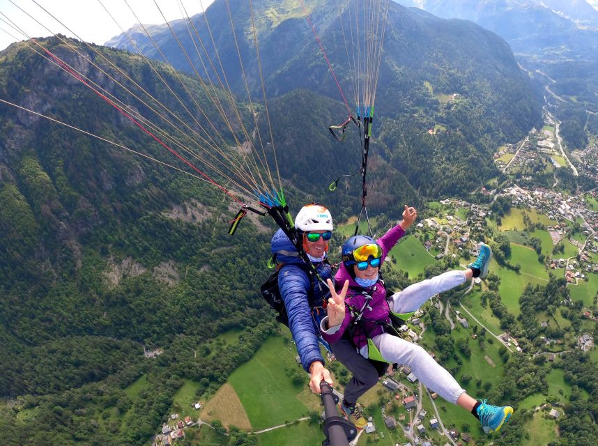 Chamonix: Tandem Paragliding Flight with Video - Flying above Chamonix for 15 to 25 minutes