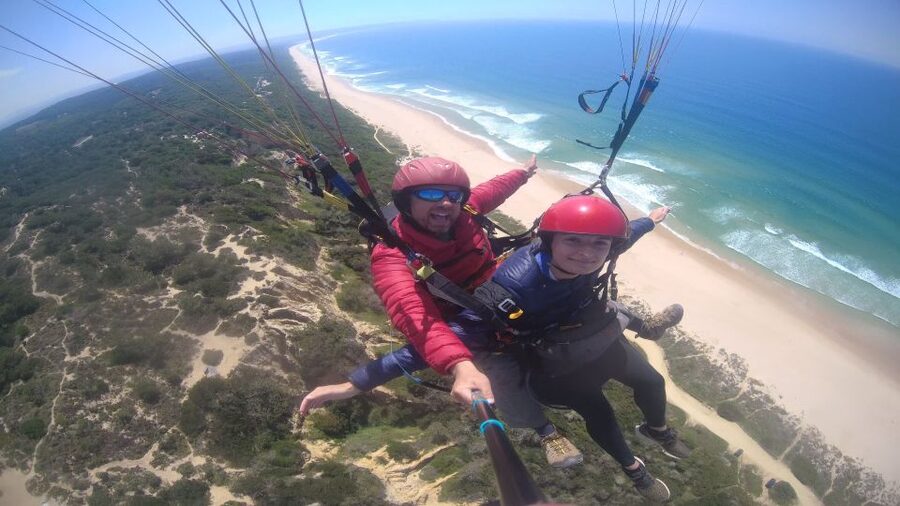 Costa de Caparica: Paragliding Tandem Flight - Fifteen Minutes Above Lisbon’s South Bay