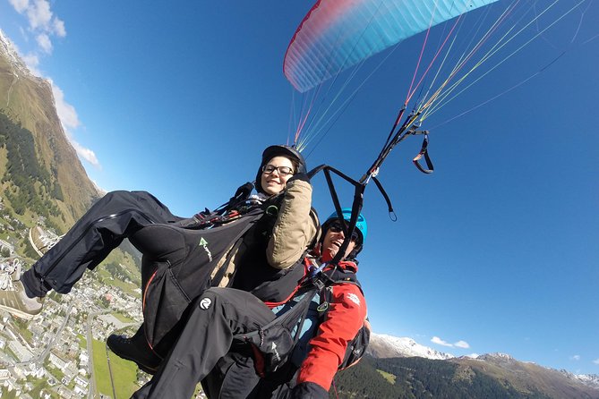 Davos Absolutely Free Flying Paragliding Tandem Flight 1'000 Meters High - Practical Tips for a Smoother Day