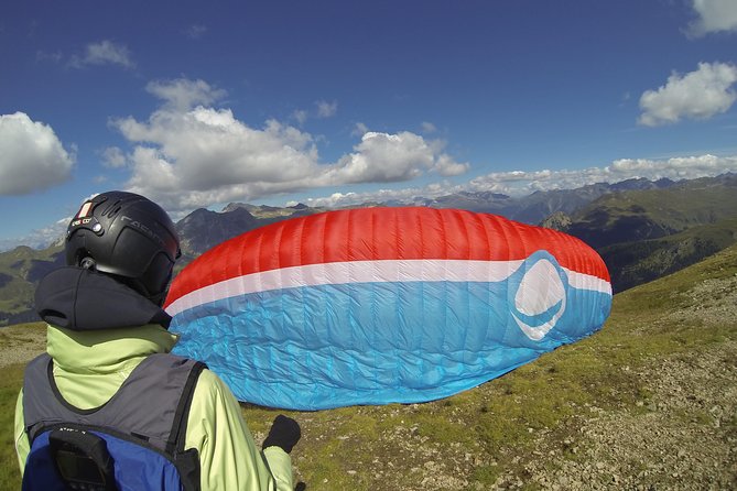 Davos Paragliding Private Tandem Pilot Half Day - Riding up before the flight