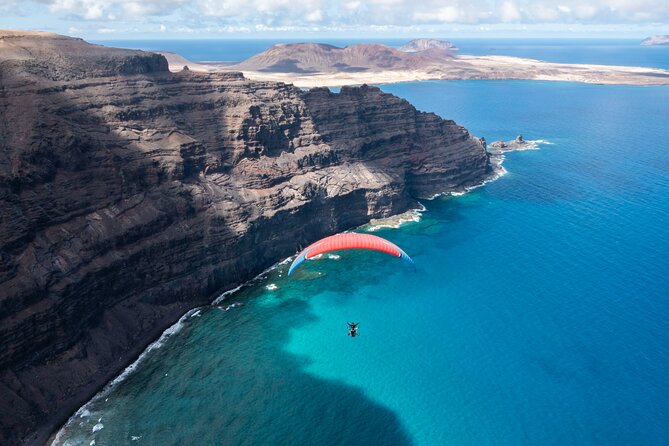 DISCOVERY FLIGHT tandem paragliding Lanzarote with pro pilot - Price and value at $162.80