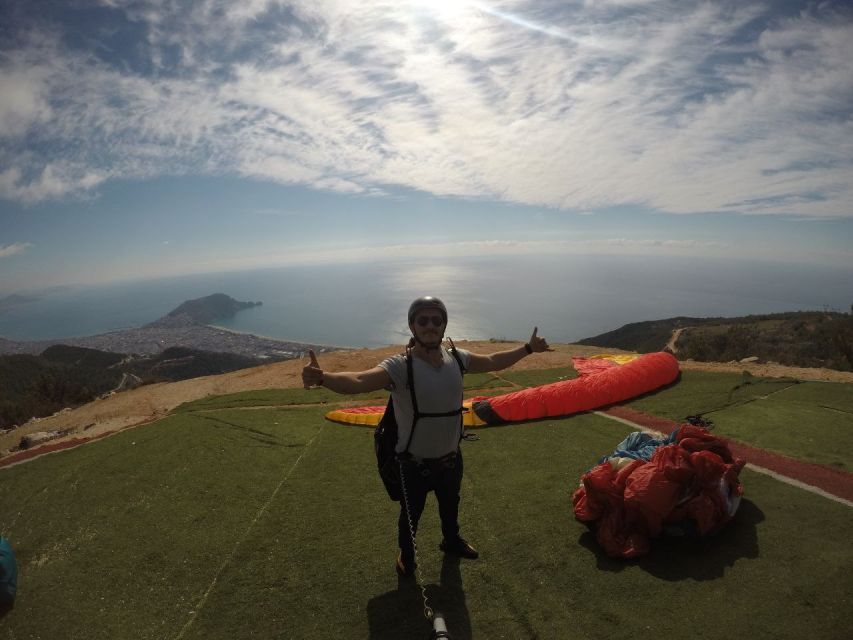 From Antalya/Side: Tandem Paragliding in Alanya - The road from Antalya or Side to Alanya