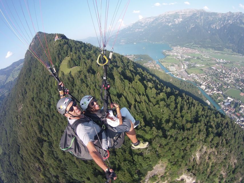 From Geneva: Paragliding and Interlaken Trip - Arriving in Interlaken between two lakes