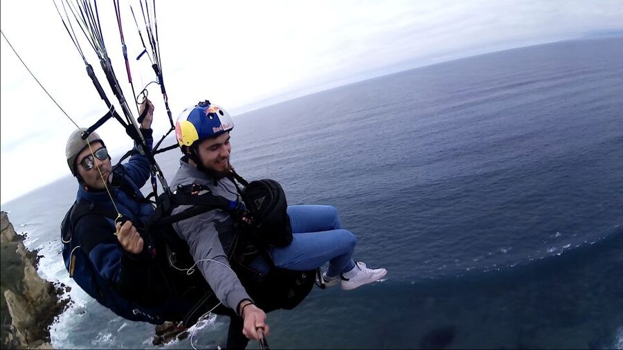 From Lisbon: Paragliding Tandem Flight - The Pilots Make a Big Difference