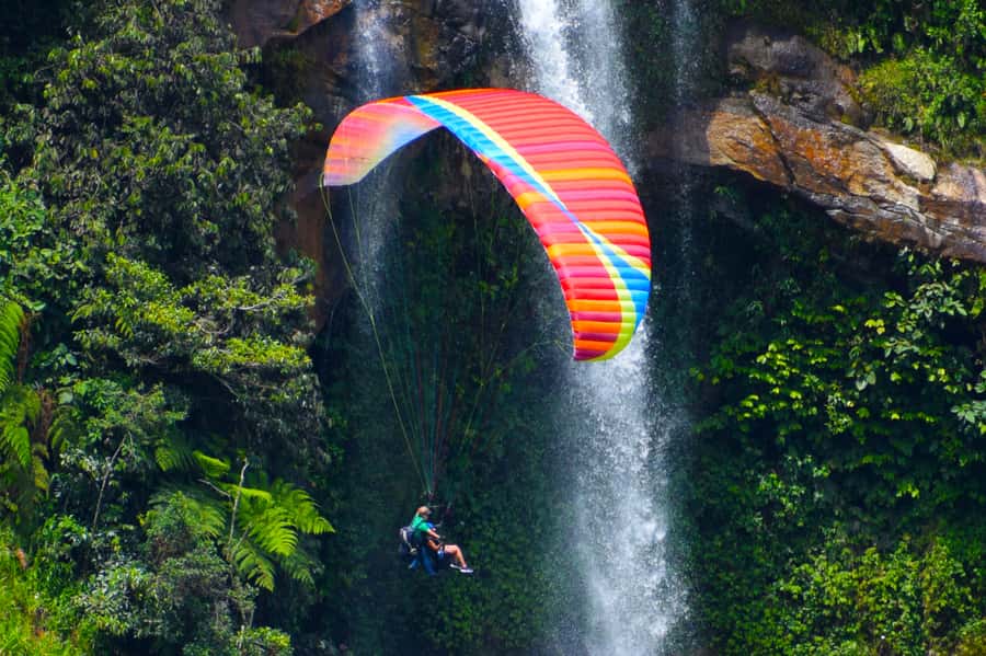 From Medellín: Paragliding and Rafting Combo Tour - Lunch between the air and the river