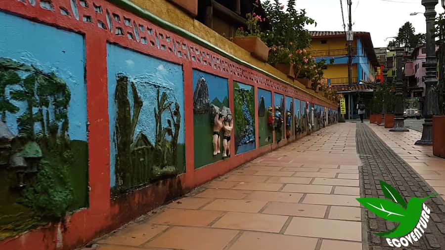 From Medellín: Paragliding Flight and Guatape Tour - Who will enjoy this day most?