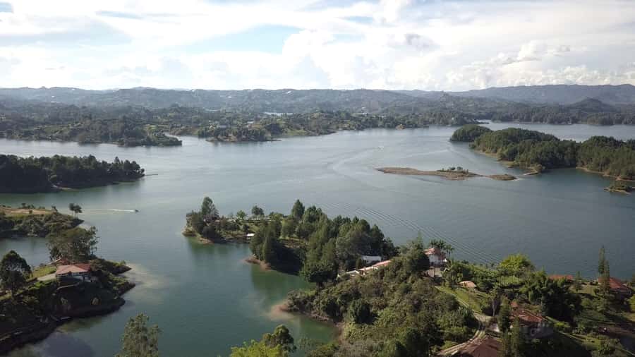 From Medellín: Paragliding Flight and Guatape Tour - Practical preparation for the eight-hour outing