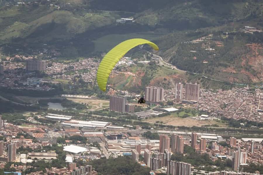 From Medellín: Paragliding Tour with GoPro Photos & Videos - Practical tips for a smoother flight