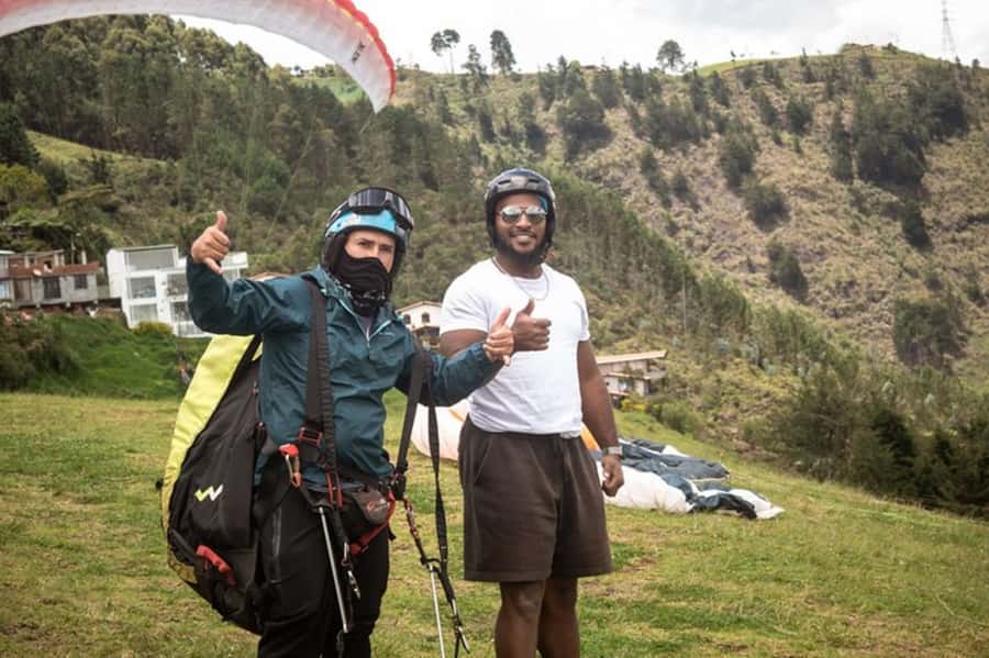 From Medellín: Paragliding Tour with GoPro Photos & Videos - Meeting your tandem pilot