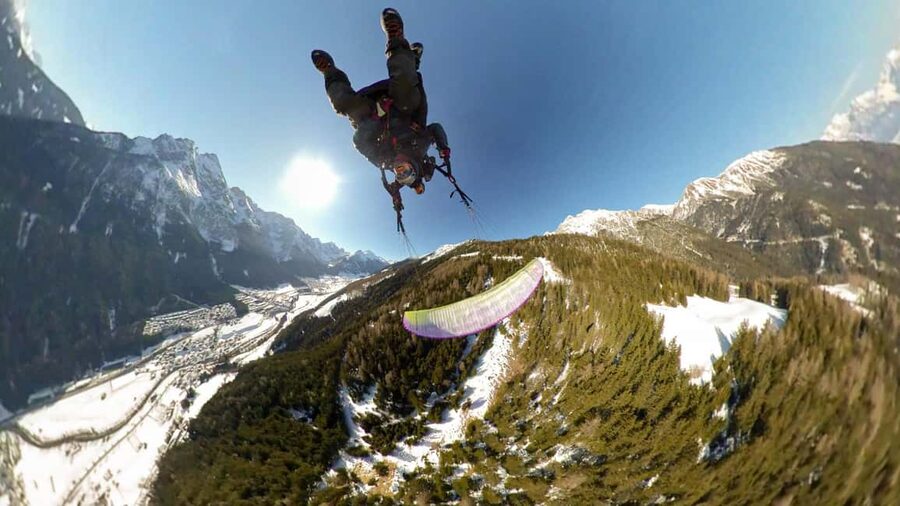 Fulpmes Schlick2000 - Winter Tandem Paragliding Flight - Scenic flying or a burst of acrobatics