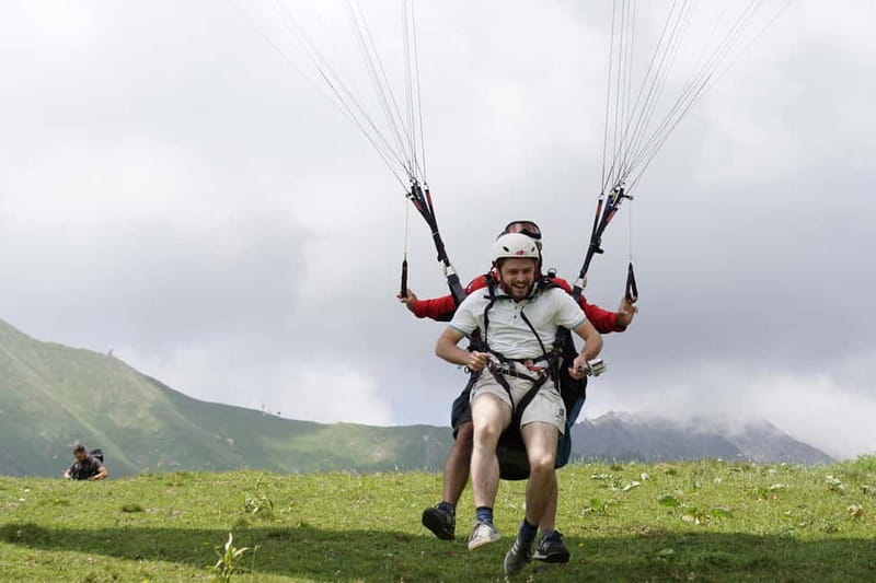 Georgia: Paragliding tandem flight in Gudauri with video - Safety Checks And The Pilot’s Role