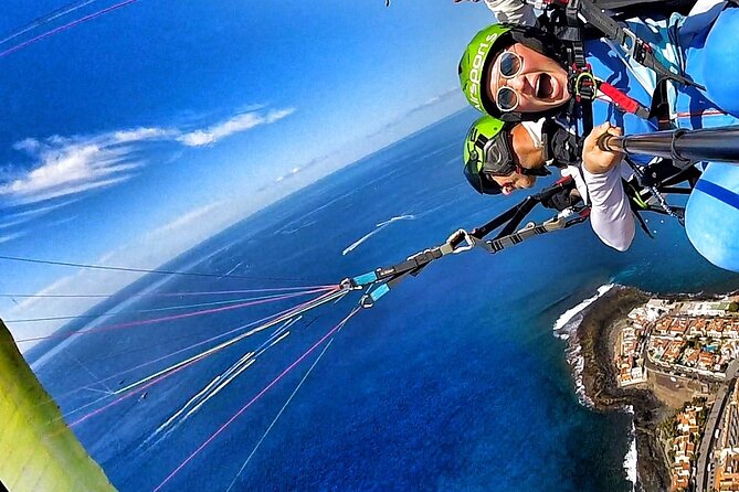 GOLD paragliding flight including videos/photos, t-shirt and a bottle of Cava - Photos, video, Cava, and the Gold extras