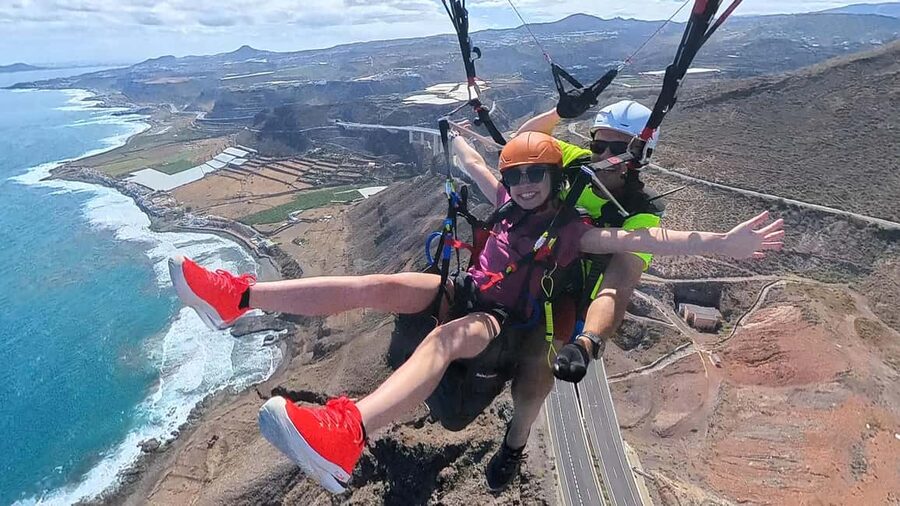 Gran Canaria: Paragliding Flight with Tapas & Pickup - Why this flight feels more personal