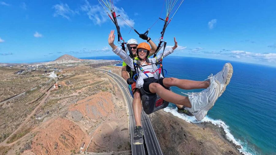 Gran Canaria: Paragliding Flight with Tapas & Pickup - Gran Canaria from above