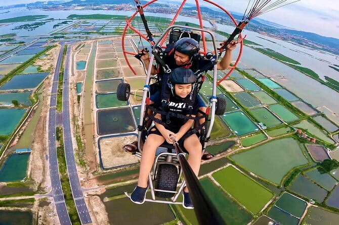 Ha Long Sky Tour: Powered Paragliding - Your first minutes beside the paramotor trike