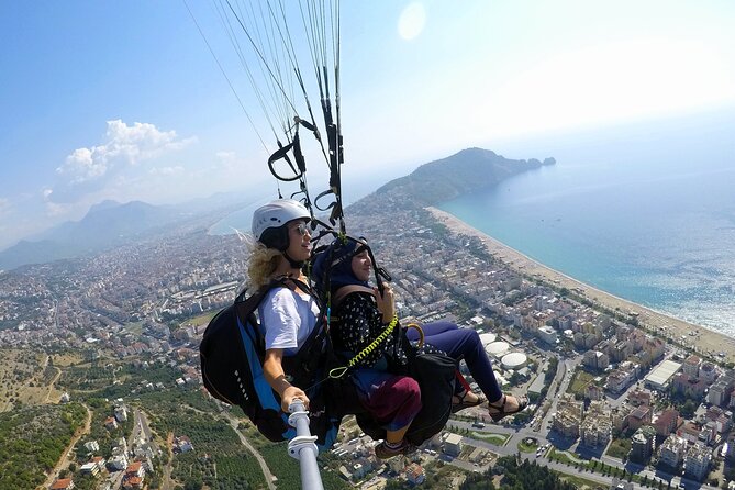Halal Tandem Paragliding With Licensed Woman Pilot in Alanya - Why the woman pilot matters