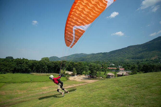 Hanoi Paragliding COMBO: Tandem paraglide + course (full-day) - Key points at a glance