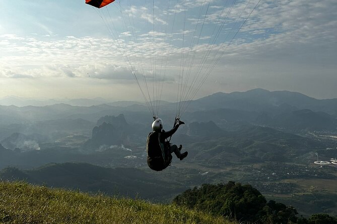 Hanoi Paragliding COMBO: Tandem paraglide + course (full-day) - Indoor instruction before you touch the glider