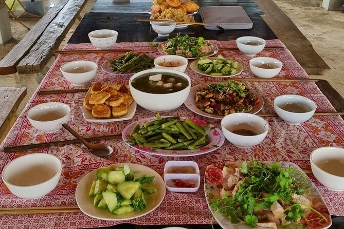 Hanoi Paragliding COMBO: Tandem paraglide + course (full-day) - Muong lunch at the stilt clubhouse