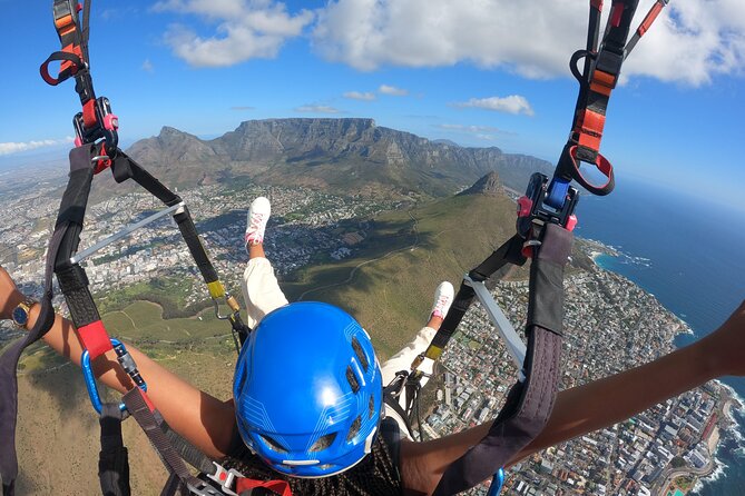 Hi5 Tandem Paragliding Cape Town - Getting ready for the mountain