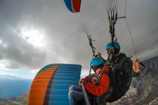 High Performance Paragliding Tandem Flight in Tenerife South - Safety, comfort, and what to wear