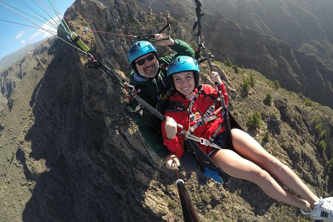 High Performance Paragliding Tandem Flight in Tenerife South - Meeting the Overfly Tenerife team