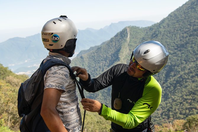 IBO Paragliding - Riding toward Tinaja and the launch site