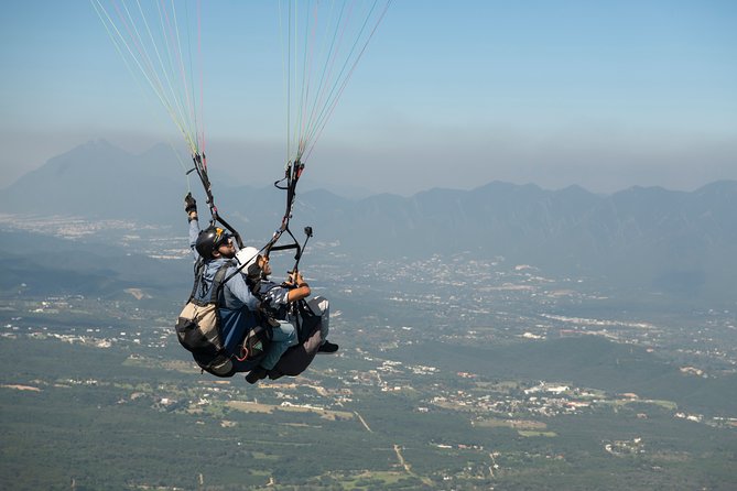 IBO Paragliding - Fifteen to 30 minutes above the Sierra Madre
