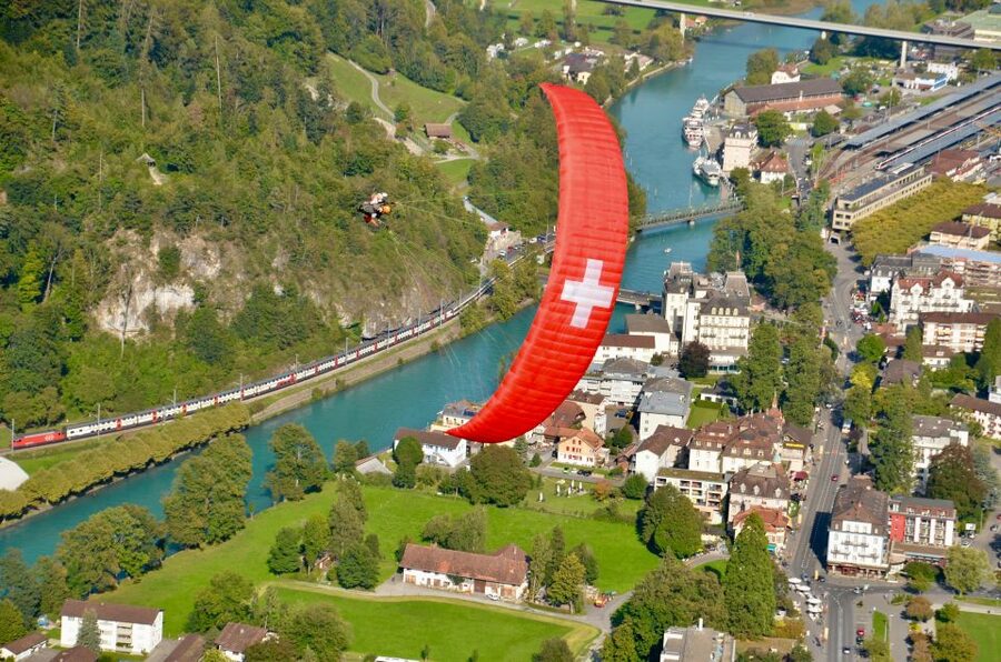 Interlaken: Paragliding Tandem High Flight - What you see from the air